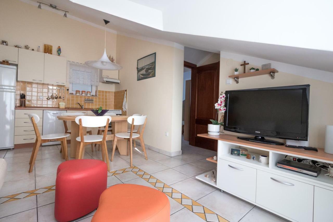 Apartman Nena Turanj Dış mekan fotoğraf